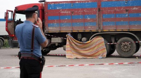 Camionista investe collega: arresto per omicidio volontario Entrambi erano partiti dalla Calabria. La tragedia si sarebbe verificata dopo una lite per motivi stradali