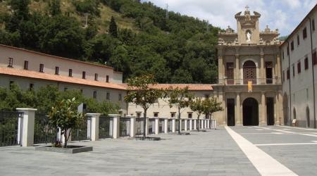 Oggi a Paola, festeggiamenti per la Madonna del Miracolo A seguire omaggio floreale del Sindaco di Paola Giovanni Politano. Sarà possibile seguire le funzione sui canali ufficiali del Santuario