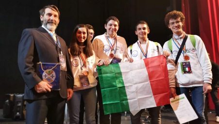 Altomonte, Cama e Carbone sul podio delle Olimpiadi di Astronomia In Romania medaglia di bronzo per i tre giovani reggini 