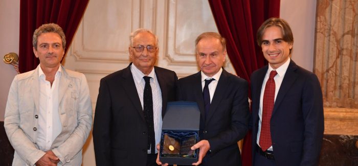 La Reggio Calabria del Basket ha accolto Gianni Petrucci Le dichiarazioni del Presidente Surace tra l’incontro con il numero uno del basket italiano, il plauso per il sindaco Falcomatà, il Pianeta Viola ed il premio per il Presidente La Bozzetta