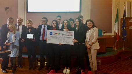 Premio nazionale al “Piria” sulla ricerca scientifica Ancora un prestigioso riconoscimento per l’Istituto di Rosarno,nell’ambito del Concorso “Il sole per amico: impariamo a proteggere la pelle"