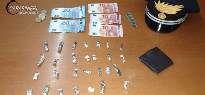 A bordo dell’autovettura con della cocaina. Arrestato dai carabinieri Senza sosta l'attività investegativa dei carabinieri di Reggio Calabria