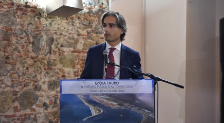 Il Sindaco metropolitano Giuseppe Falcomatà, sul porto di Gioia Tauro "Trend di crescita incoraggiante, ma i soldi della Zes non si toccano. Il porto sia priorità nazionale”