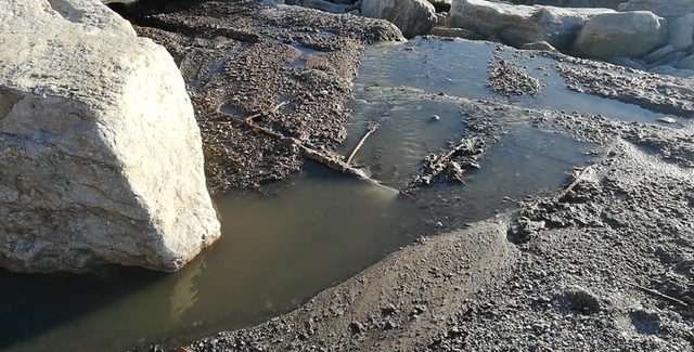 Emergenza Ambientale a Lazzaro. Liquami fognari a mare A  seguito della demolizione della condotta fognaria comunale