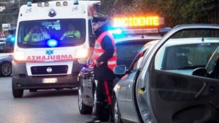 Tragico incidente in Calabria, il bilancio è di un morto e un ferito in condizioni gravi. Nome e Dettagli  Coinvolte nel terribile sinistro due auto: una Panda ed una Alfa 159