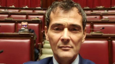 Calabria, emergenza vaccinazioni, Sapia (M5S) chiede vertice immediato in Regione  "Lentezza spaventosa, invertire tendenza del campa cavallo che l'erba cresce"