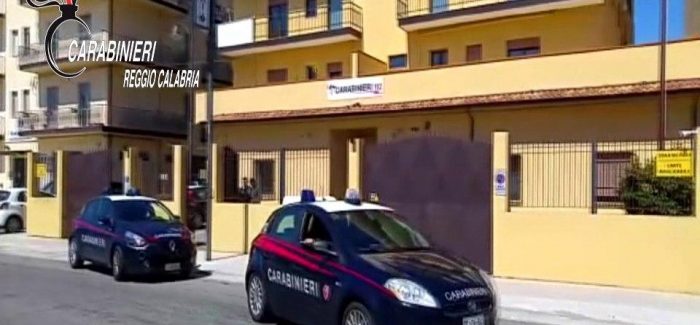 Scappa con una valigia in mano, arrestato uno straniero per furto aggravato nel reggino Aveva commesso due furti in poche ore durante il lockdown dei negozi