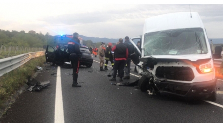 Incidente sulla Jonio Tirreno, due feriti, grave una donna Scontro frontale tra unb furgone e un'automobile all'altezza di Melicucco