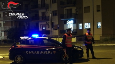 Aggredisce la compagna minacciandola con un coltello, arrestato 47enne in Calabria La vittima è dovuta ricorrere alle necessarie cure mediche presso l’Ospedale