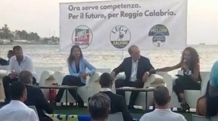 Reggio Calabria, Salvini tra i cumuli di rifiuti, “Falcomatà incapace di avere un’idea di città” Il leader del Carroccio in visita nella città metropolitana per sostenere la candidatura di Nino Minicuci, candidato a sindaco del centrodestra