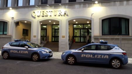Arrestato un 44enne di Polistena per rapina all’interno di una farmacia Dalle informazioni assunte nell’immediato dalla vittima i poliziotti delle Volanti sono riusciti a risalire al presunto responsabile