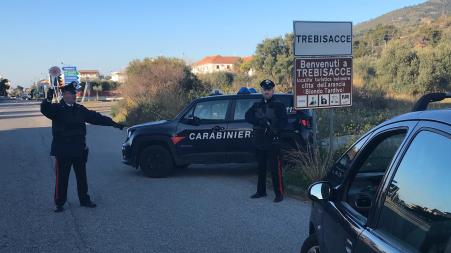 Getta l’eroina dalla moto, arrestato un calabrese I fatti raccontano che durante un posto di controllo effettuato da una pattuglia della Stazione Carabinieri 