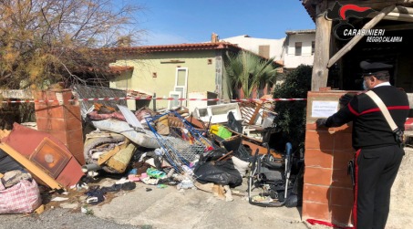 Sequestrata una discarica abusiva di rifiuti speciali nel reggino, deferito un 60enne Il proprietario del luogo è stato denunciato per la realizzazione e gestione della stessa senza autorizzazione