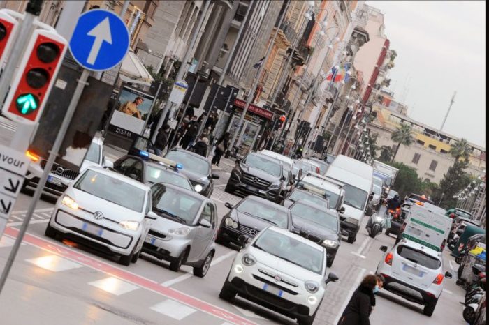 A febbraio immatricolazioni auto in calo