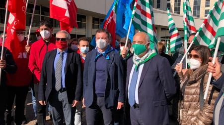 Cgil, Cisl e Uil Calabria, prendiamo le distanze da iniziative pasticciate della Regione sul precariato Disponibili a confronto per cercare, nel rispetto delle norme vigenti, soluzioni praticabili per soluzioni definitive e non da campagna elettorale