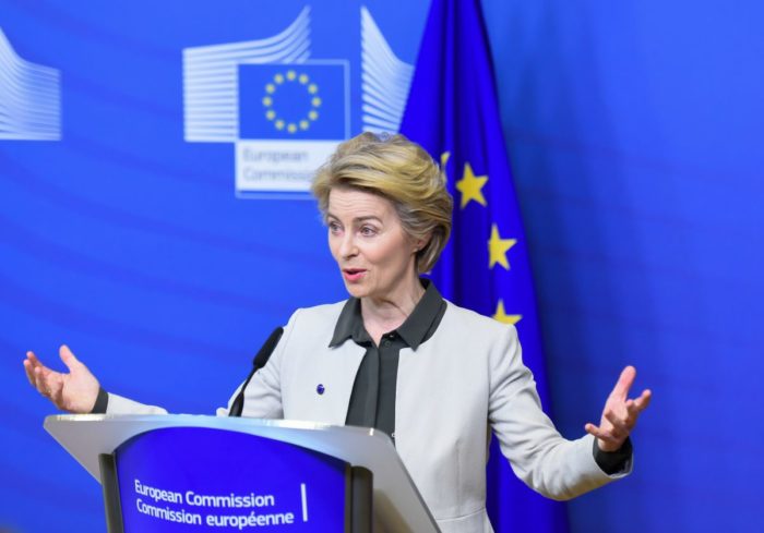 Vaccino, Von der Leyen “Da Pfizer consegna anticipata 50 milioni dosi”