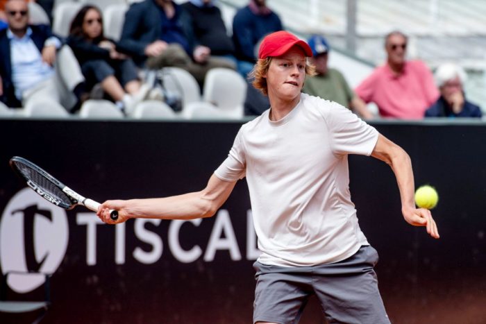 Sinner batte Rublev e vola in semifinale a Barcellona