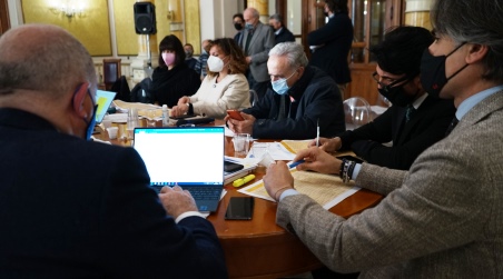 Reggio Città del fuTUro. Focus tecnico a Palazzo San Giorgio su tutti i più importanti strumenti per la crescita e lo sviluppo del territorio cittadino Il salone dei Lampadari di Palazzo San Giorgio ha ospitato il focus di approfondimento tecnico sulle linee di finanziamento attive e sui progetti in corso di realizzazione per lo sviluppo del territorio cittadino