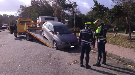 San Ferdinando, oltre  il  7%  degli  autoveicoli  circolanti sulle strade italiane, risulterebbe infatti sprovvisto di assicurazione Il Comando di Polizia Locale di San Ferdinando, che presto potrà contare su un incremento dell’organico  a  seguito  del  nuovo  piano  del  fabbisogno  varato  dall’Amministrazione Comunale guidata dal Sindaco Andrea Tripodi, sta continuando la sua azione di controllo del  territorio  a  360°