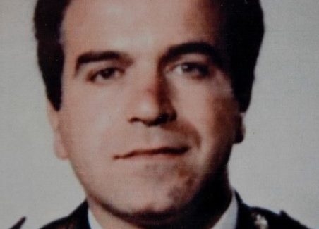 La Polizia di Stato ricorda il Vice Sovrintendente Pietro Caligiuri, vittima del dovere. Lunedì 10 maggio, alle ore 11, presso il Commissariato di P.S. di Lamezia Terme, il Questore della Provincia di Catanzaro, Mario Finocchiaro, deporrà un cuscino di fiori alla lapide dei caduti della Polizia