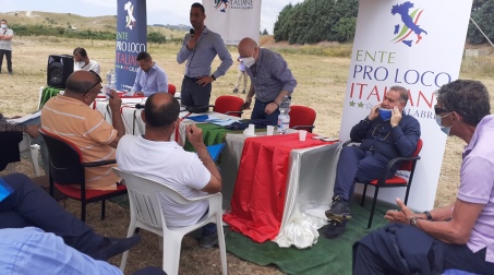 Domenica 30 maggio si è svolta la Prima Assemblea Ordinaria delle Proloco targate EPLI L'assemblea si è aperta con i saluti del Presidente Epli Calabria Loris Ciurleo, del presidente della Pro Loco ospitante Rocco Romeo e dai diversi rappresentanti istituzionali presenti