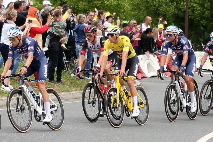 Mohoric vince la 7^ tappa al Tour, Van der Poel resta in giallo