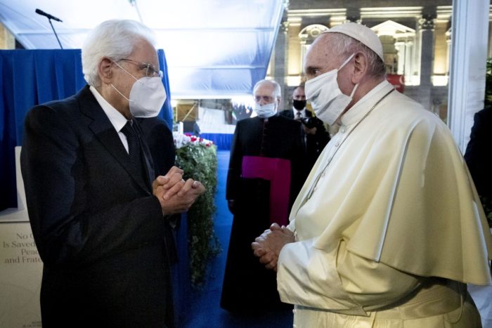 Mattarella “Per il Papa affettuoso pensiero da tutti gli italiani”