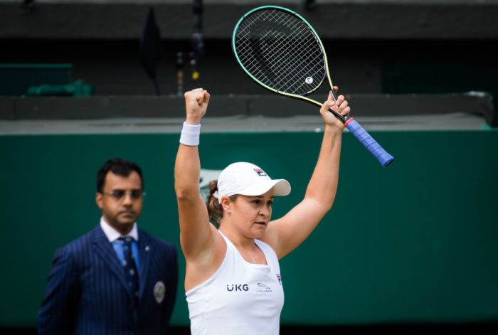 Barty regina di Wimbledon, domani Berrettini-Djokovic