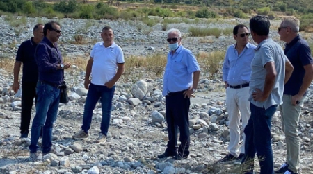 “L’acqua del Consorzio di Bonifica Basso Jonio Reggino irrigherà l’area che va dal Torrente Careri sino alla frazione Palazzi di Casignana” L’opera, finanziata grazie ai fondi della Regione Calabria