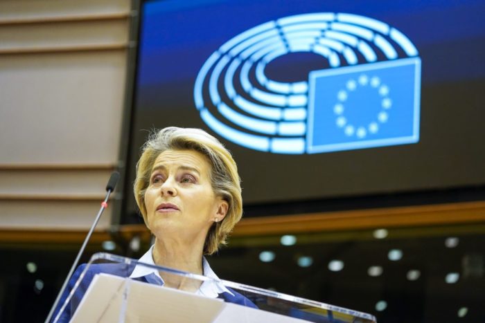 Von der Leyen “Con i talebani contatti operativi, non politici”