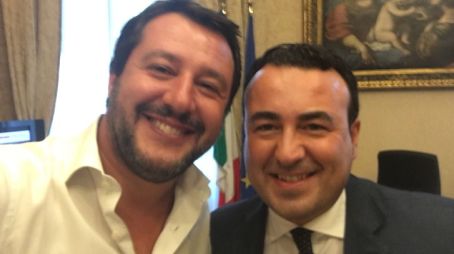 Calabretta (Lega), Salvini incontra i calabresi, senza filtri Degli otto giorni trascorsi dal leader Matteo Salvini nella nostra Calabria, resta la fotografia non soltanto della forte partecipazione, del calore e dell'accoglienza che hanno letteralmente stretto in un abbraccio seppur virtuale, tappa dopo tappa