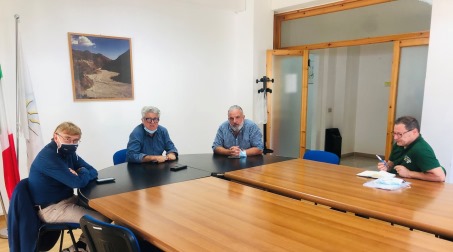 Incendi, la giunta di Federparchi in visita al parco Nazionale dell’Aspromonte Il presidente di Federparchi Giampiero Sammuri insieme al componente della Giunta esecutiva Antonio Nicoletti, accompagnati dal presidente del Parco nazionale dell’Aspromonte Leo Autelitano, si sono recati nelle zone maggiormente afflitte dagli incendi di questi giorni