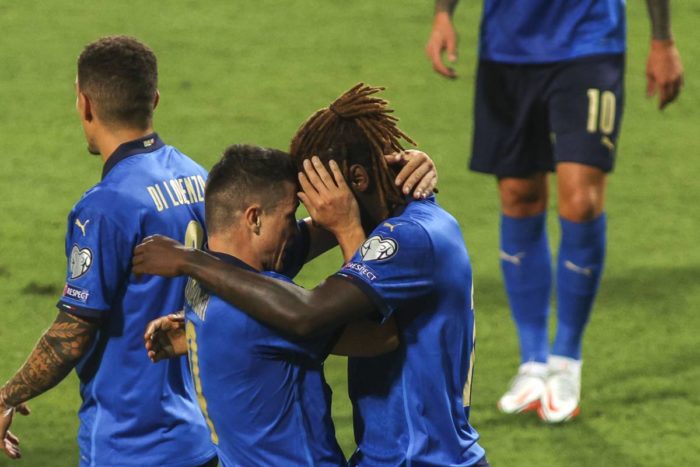 Show Kean-Raspadori, l’Italia travolge la Lituania 5-0