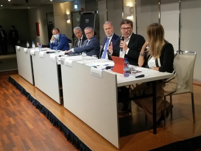 Giorgetti “lo sviluppo economico lo fanno le imprese non lo Stato”