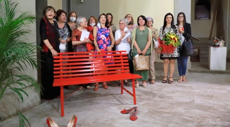 Taurianova: una panchina rossa in memoria di tutte le donne vittime di violenza L’iniziativa delle Associazioni Auser e Risveglio Ideale