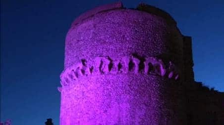 Lotta ai tumori, il Castello Aragonese si tinge di rosa Anche Reggio Calabria, insieme a tante città italiane, in prima linea nella campagna di sensibilizzazione promossa dalla LILT