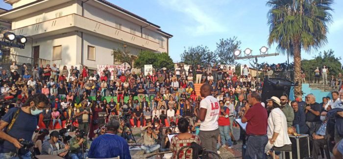 Solidarietà da tutto il mondo a Riace, Mimmo Lucano: “Questa lotta non finisce qua”
