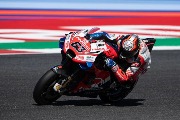 Doppietta Ducati a Portimao, Bagnaia in pole davanti a Miller