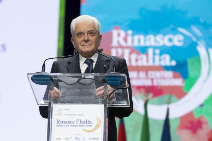 Mattarella “Da manifestazioni no-vax pericoloso incremento dei contagi”