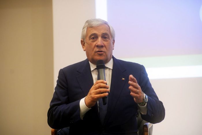 Tajani “Utilizzare i fondi del Pnrr per il Ponte sullo Stretto”