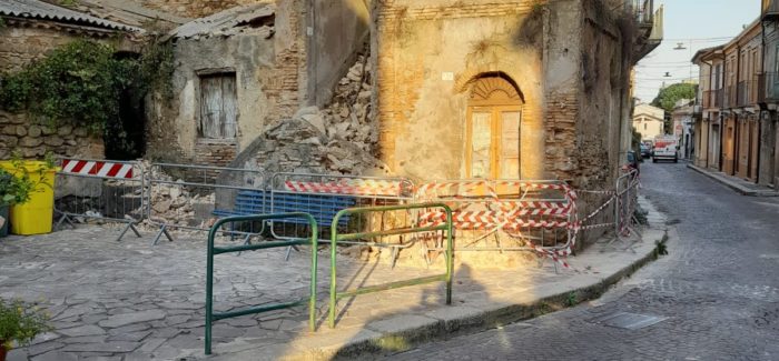 A Taurianova le case antiche cadono a pezzi Bisogna intervenire per trovare una soluzione per salvare il salvabile