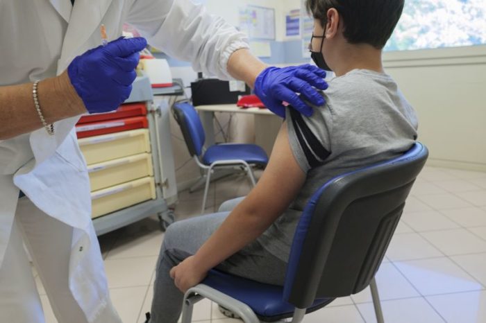 Covid, da Aifa via libera a vaccinazione per fascia 5-11 anni