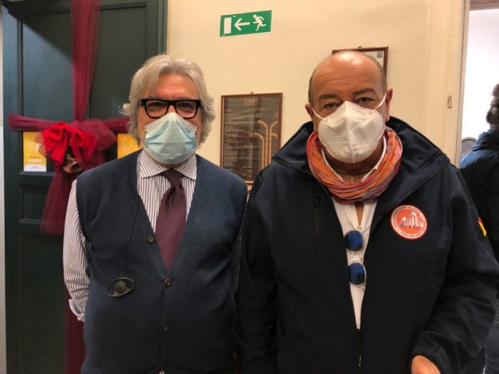 Barba, capelli e vaccino, parte l’iniziativa anti Covid a Palermo