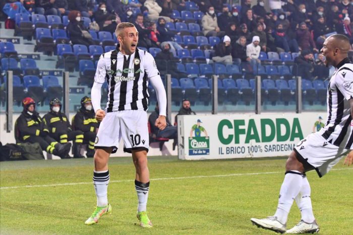 Cagliari affonda, Udinese fa poker con doppietta di Deulofeu