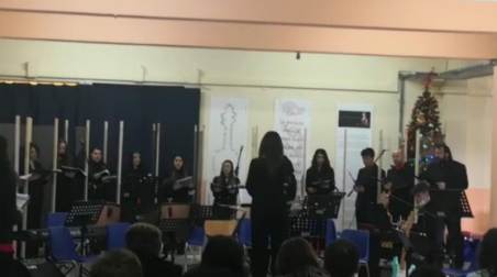 Polistena, al “Rechichi” è già aria di festa con le note degli studenti del Musicale Stamattina il tradizionale scambio di auguri nella sede di Cinquefrondi 