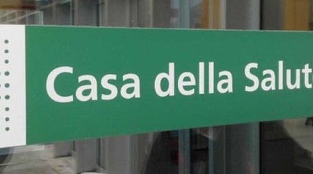 Occhiuto, case comunità integrano rete ospedaliera e non la sostituiscono Dispiace, ancora una volta, che, dando voce, legittima, a cittadini poco informati, almeno da chi potrebbe farlo, conoscendo, come ‘addetto ai lavori’, il Piano nazionale di ripresa e resilienza, si diffondano notizie infondate e inutili preoccupazioni