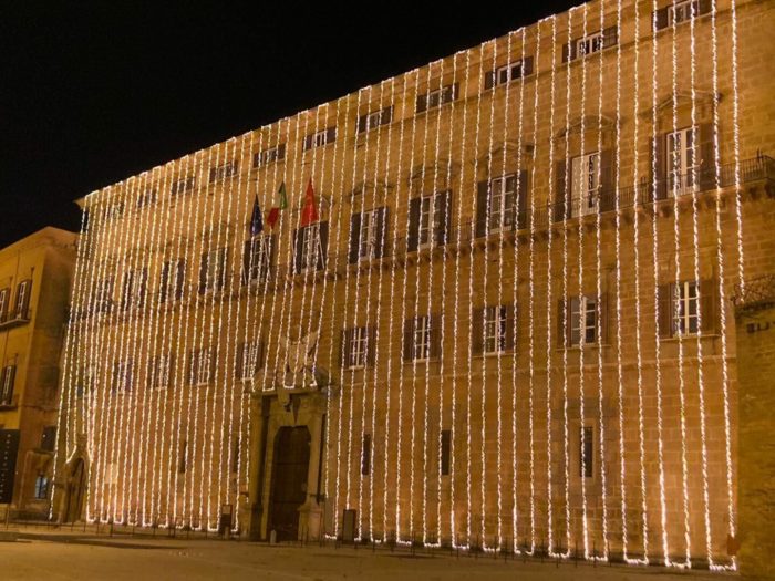 A Palermo Palazzo Reale illuminato, Miccichè “Regaliamo ottimismo”