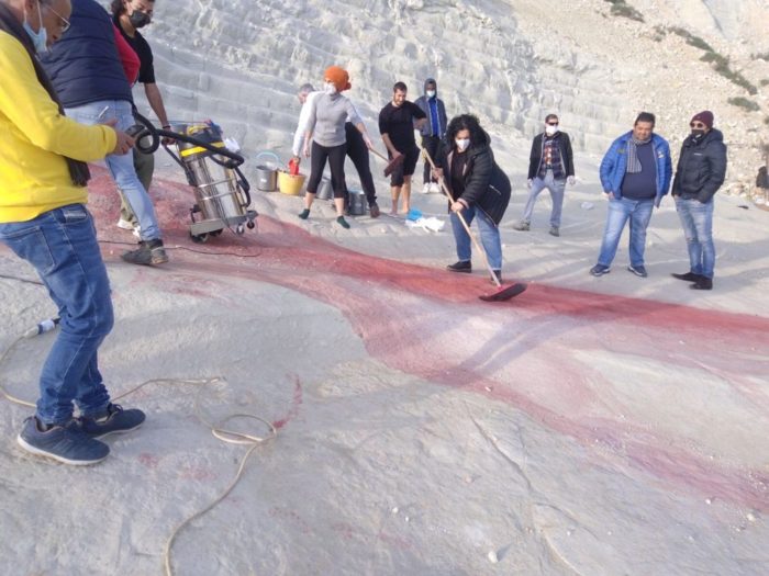 Scala dei Turchi, Musumeci “Gara di civismo. Eliminate le macchie”