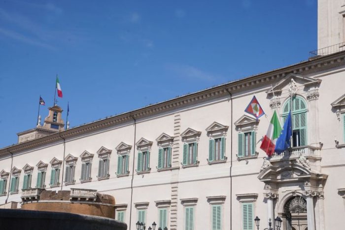 Quirinale, prevale l’astensione ma 166 voti a Mattarella