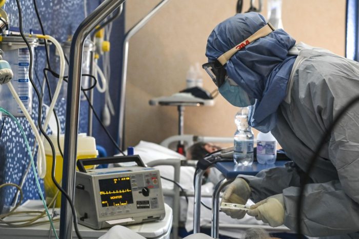 Covid, in Sicilia contagi stabili e diminuisce pressione sugli ospedali